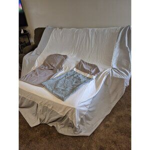 Queen Size Bed Skirt With Pillowcases